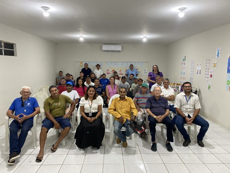 Usuários do Açude Melancia participam da reunião informativa sobre a situação do reservatório