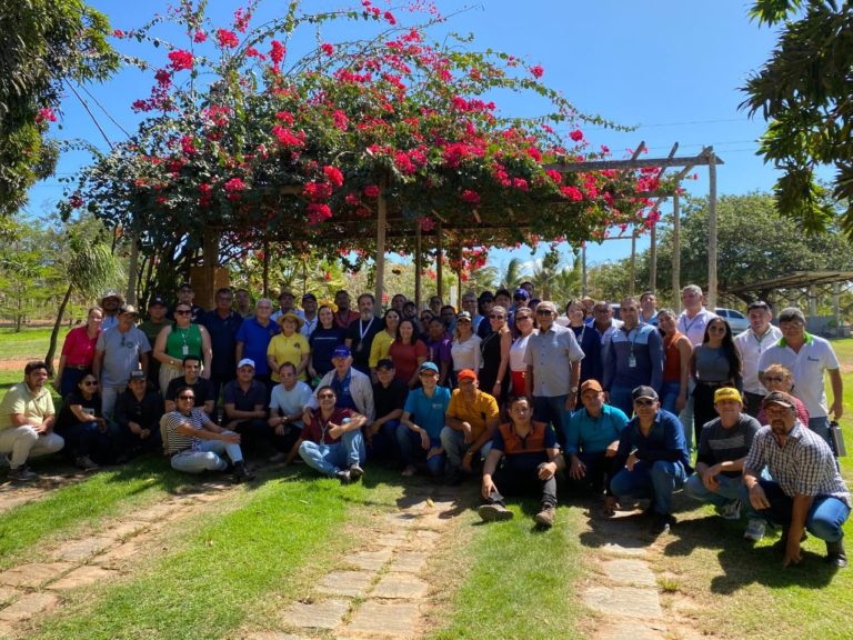 Comitê do Curu conhece sistemas de irrigação da Fazenda Granjeiro, em Paracuru