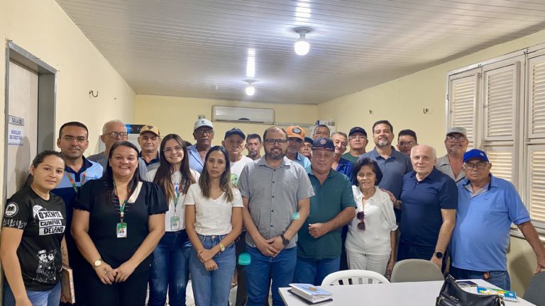 Reunião sobre a liberação de água bruta entre trecho perenizado