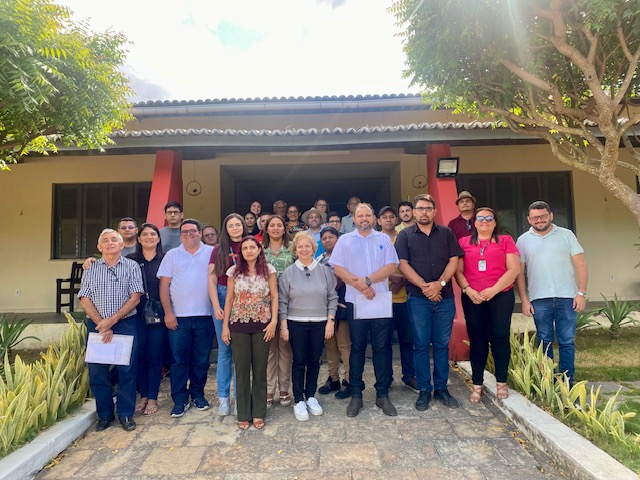 Comitê do Curu estuda sobre irrigação de plantas forrageiras em visita à Fazenda Experimental do Vale do Curu